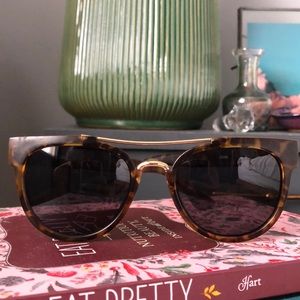 QUAY Australia sunnies